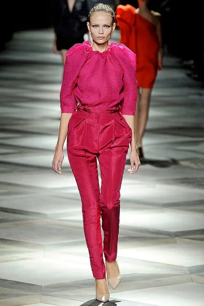 Look 8
